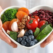 Диета и сердце: роль правильного питания в профилактике сердечных заболеваний