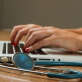 «Тайные пациенты». Как юристы получали онлайн-консультации врачей в частных клиниках Петербурга